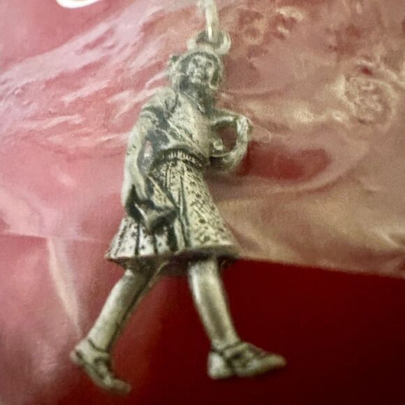 Vintage Keepsake Charm in Genuine Silver-Pewter - Picture 16 of 17